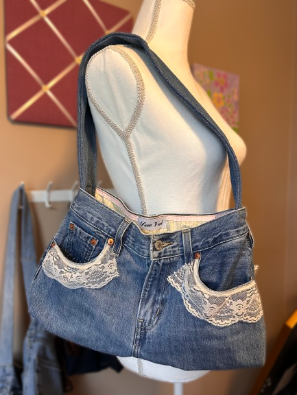 Little Lace Shoulder Bag